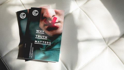 Lifestyle Booklet: Why Truth Matters by Skip Heitzig